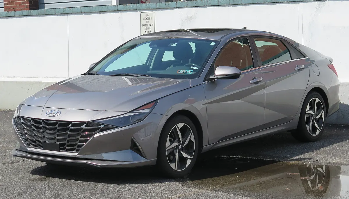Hyundai Elantra (2021–2026)