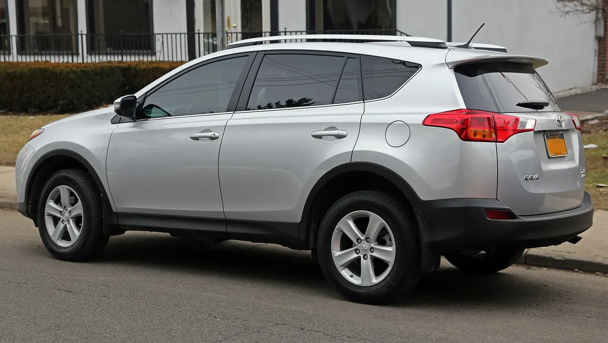 Toyota RAV4 (2013–2018)